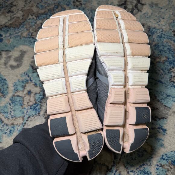 On Running Shoes - Picture 7 of 7